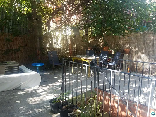 Rented by EXR | media 3