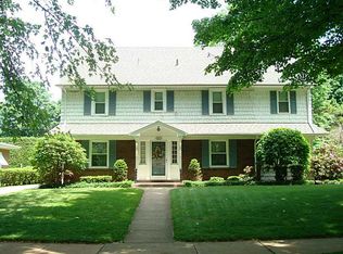 521 Seminole Dr, Erie, PA 16505