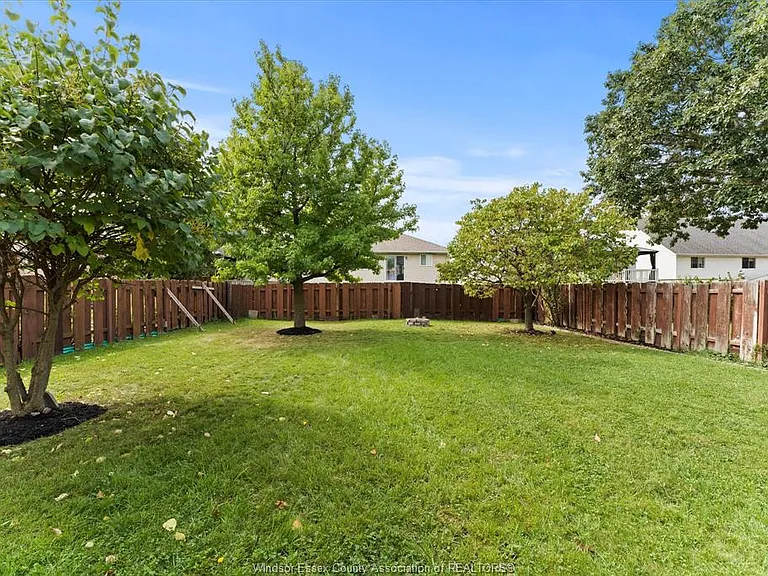9248 Esplanade Dr #BASEMENT — Photo 21