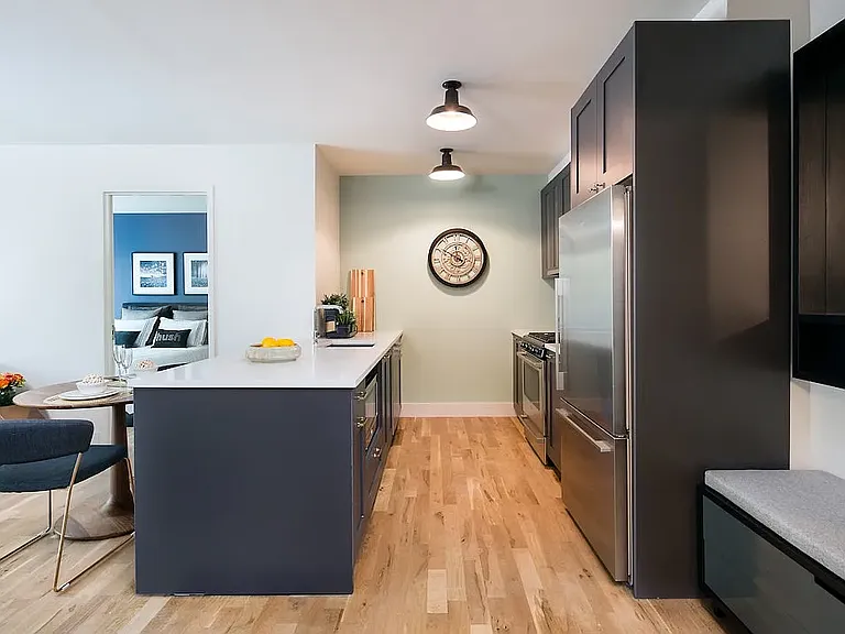 180 Franklin Ave #411 — Photo 2