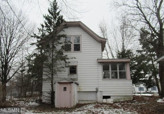 3rd image of 1987 Fremont Ave