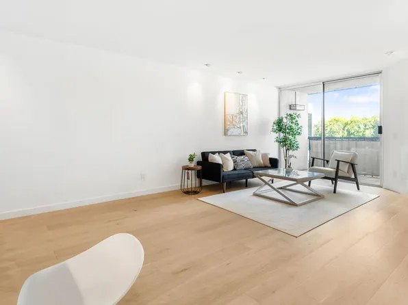 8530 Holloway Dr APT 202, West Hollywood, CA 90069