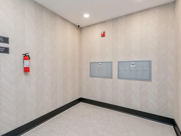 201-205 Randolph Ave #105 — Photo 23