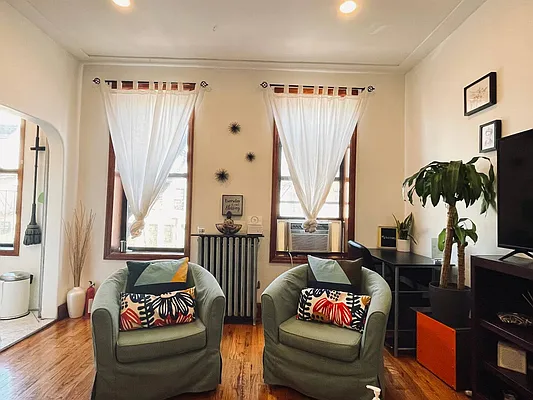 Rented by Elite NY Holdings | media 2