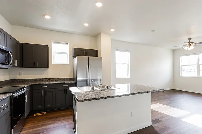 13501 Oneida Ln — Photo 7