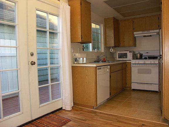 4th image of 14605 Woodland Dr Unit 32