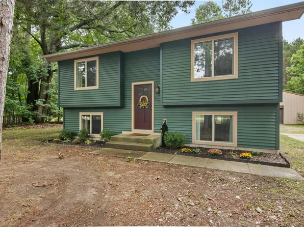 4948 W Red Oaks Dr, Traverse City, MI 49685