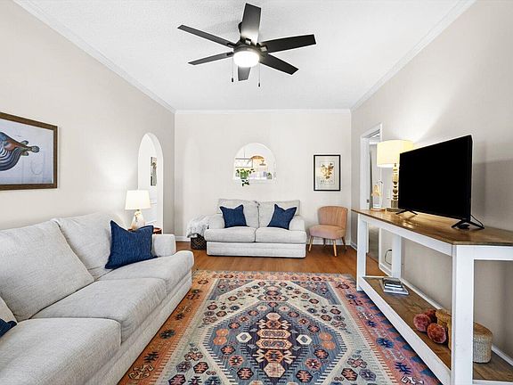 3rd image of 1709 Chestnut Oak Dr Unit 109