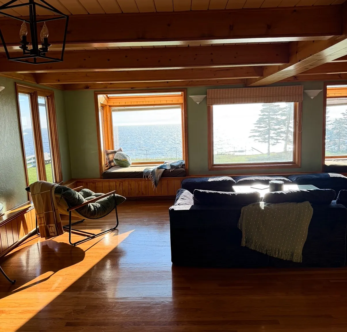 5 bed, 3568 sqft, $4,900 — Photo 3