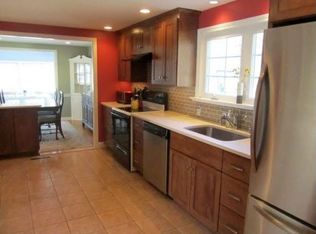 11 Charlesdale Rd, Medfield, MA 02052