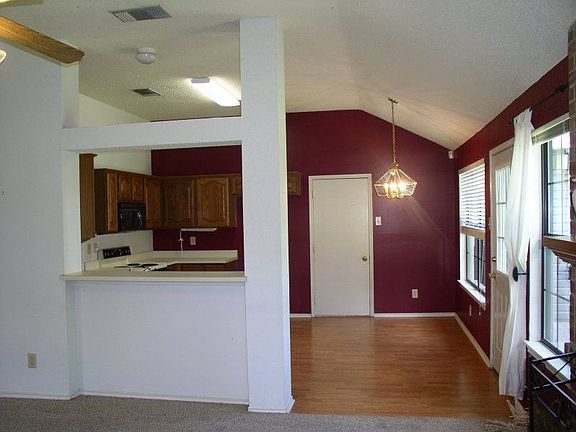 5th image of 2733 Corley Dr