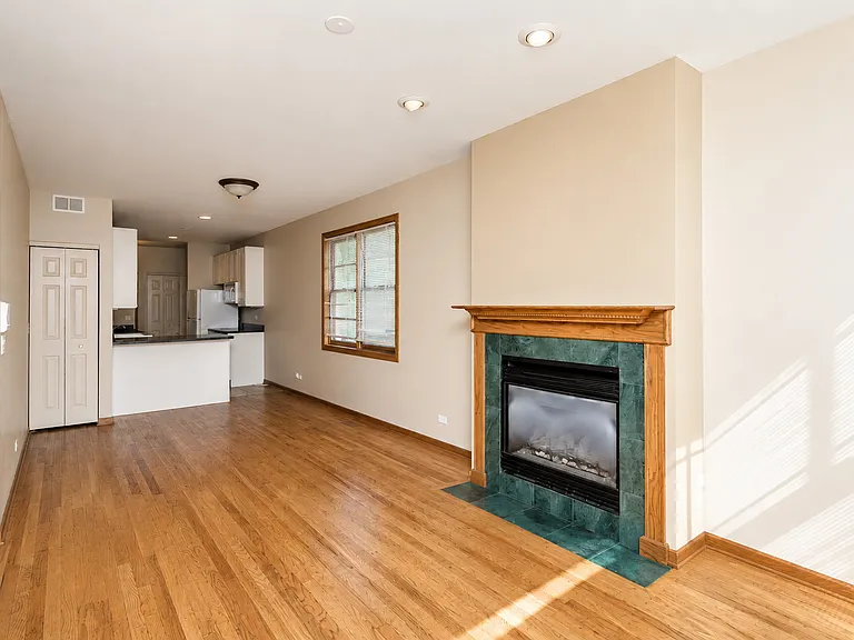 3240 N Racine Ave #1 — Photo 3