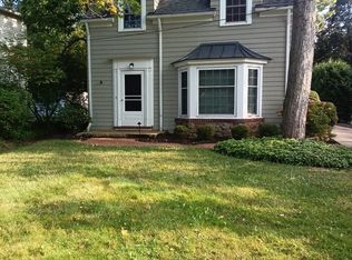 454 Walters Rd, Chagrin Falls, OH 44022