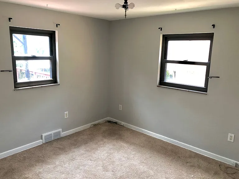 159 Mohican Ave — Photo 4