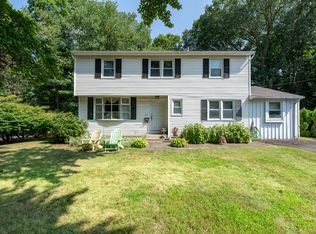 215 Idlewood Dr, Stamford, CT 06905