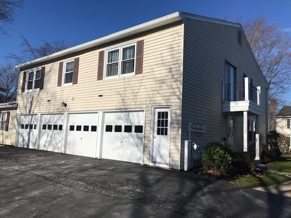 40 Swan Trl, Fairport, NY 14450