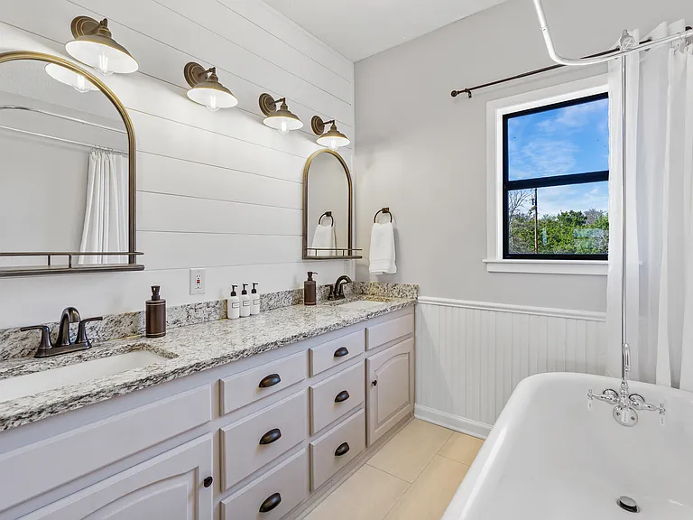 1353 Friendship Rd — Photo 21
