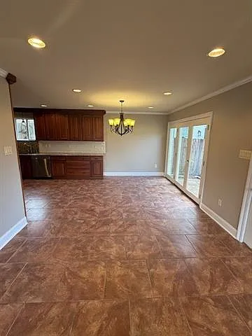 400 Tacoma St — Photo 3
