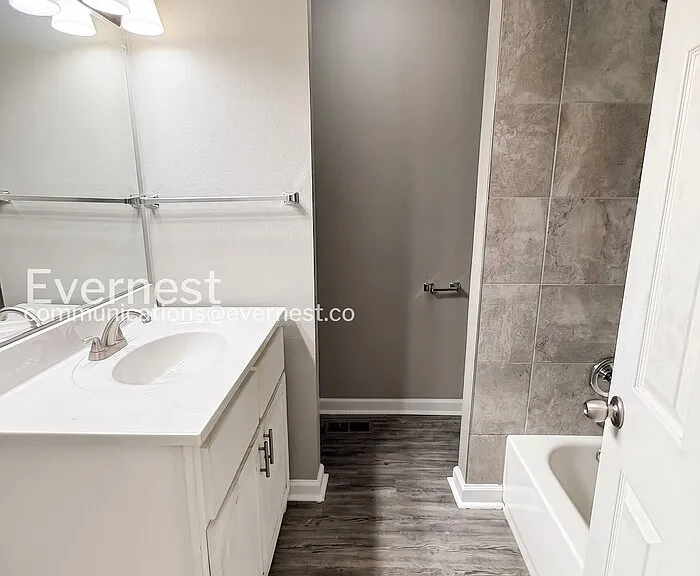 1800 Labette Manor Dr #5 — Photo 15