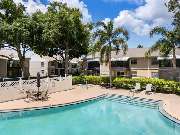 3812 N OAK DRIVE #M72, TAMPA, FL 33611