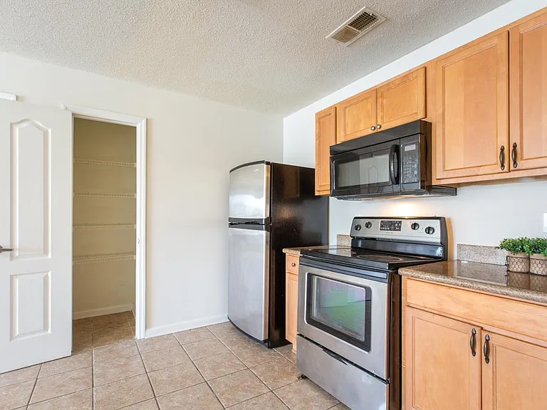 3000 S Adams St #213 — Photo 9