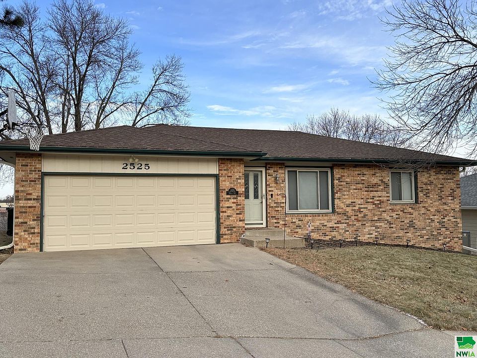 1st image of 2525 Seneca Way