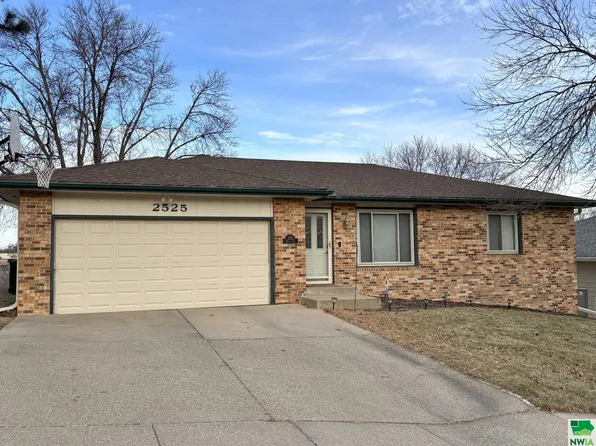 2525 Seneca Way, Sioux City, IA 51104