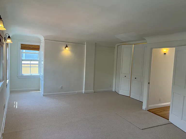 435 Manhattan Ave #A — Photo 8