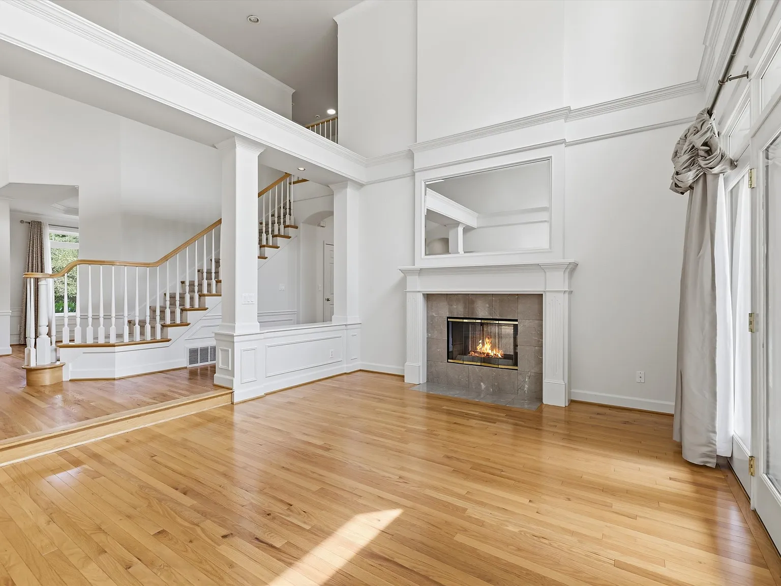 4 bed, 3200 sqft, $6,100 — Photo 3
