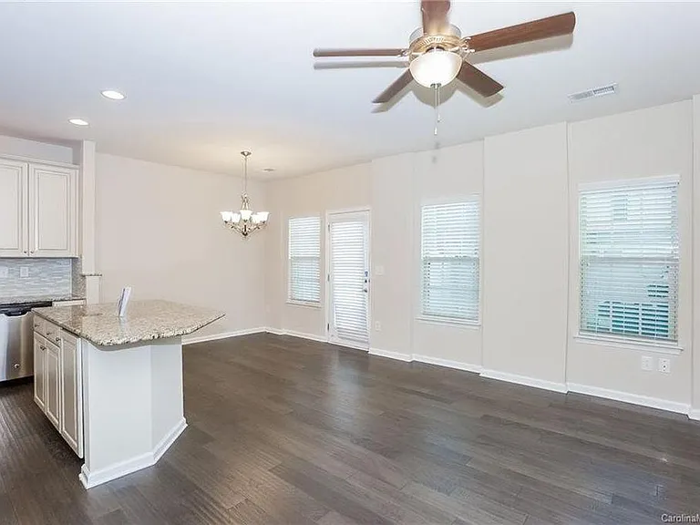 11122 Jc Murray Dr NW — Photo 4