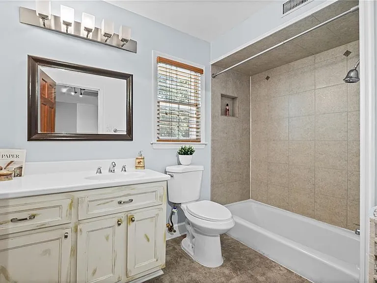 5291 Manhasset Cv — Photo 30