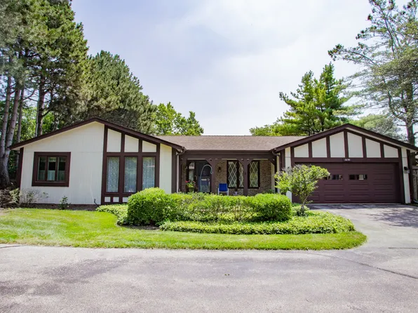 1436 Estate Ln, Glenview, IL 60025