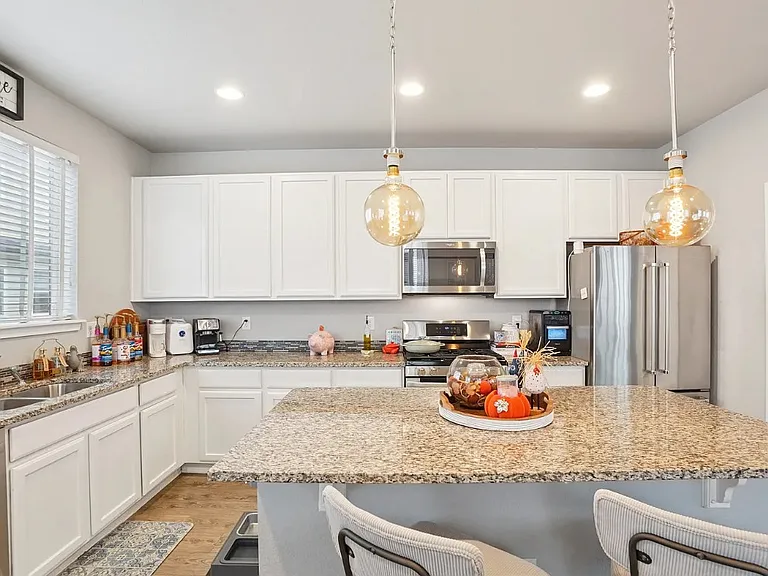 674 E Hinsdale Ave — Photo 16