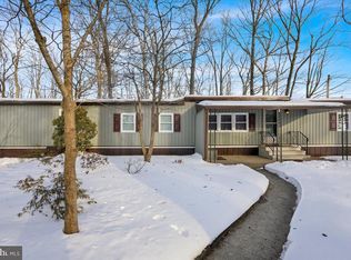 307 Donat Rd, Lenhartsville, PA 19534