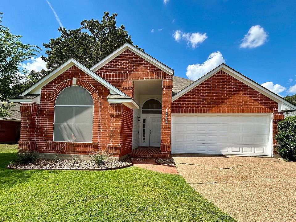 1st image of 1303 Bayou Woods Dr