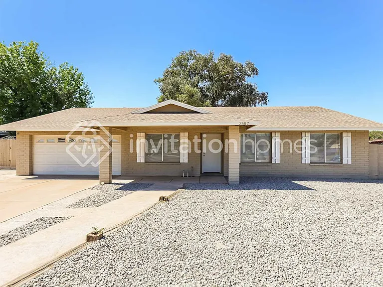 3607 W Kings Ave — Photo 1