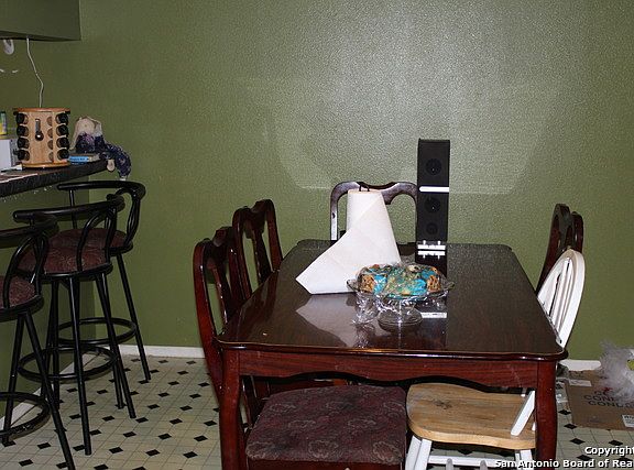 4th image of 9411 Lytle Ave