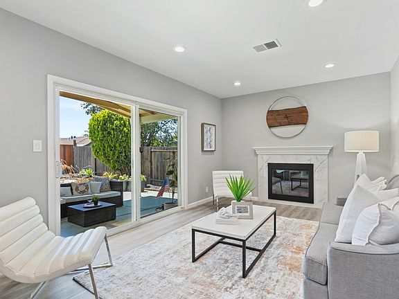 5th image of 32321 Crest Ln