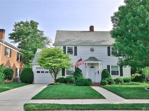 21 Schneider Dr, Fairborn, OH 45324