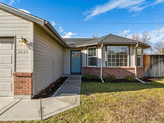 4th image of 2036 E Oakridge Ct