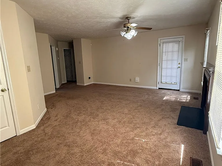 6731 Winchester St — Photo 17
