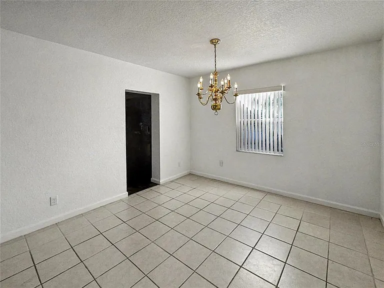 612 Kensington St — Photo 4
