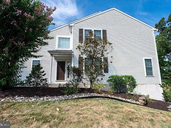 5th image of 189 Walton Ct