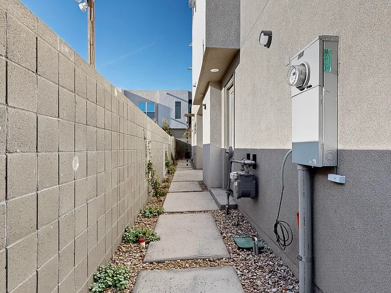 705 Alcalde Pl SW #1 — Photo 20