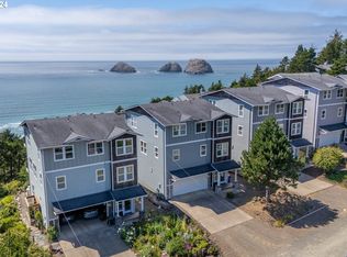 5374 Woodlawn St W, Tillamook, OR 97141