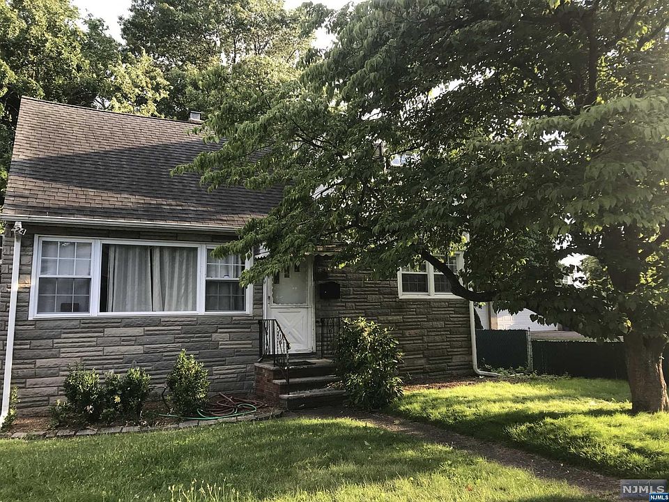 1st image of 7-24 Oak St
