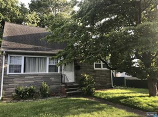 7-24 Oak St, Fair Lawn, NJ 07410