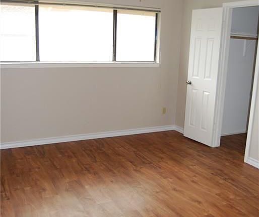 3rd image of 806 W 24th St APT 323