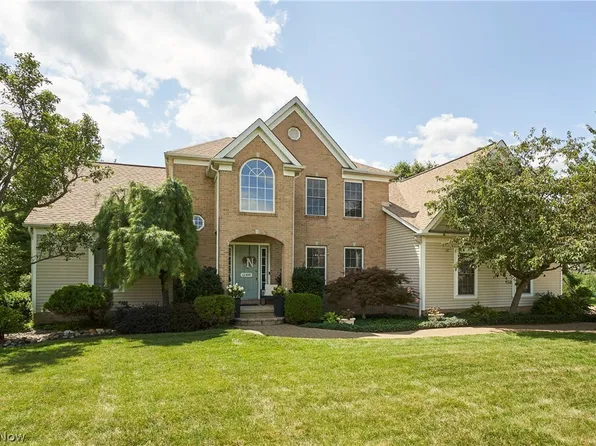 12399 Bridgemont Ave NW, Uniontown, OH 44685