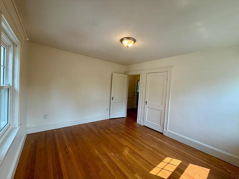54 Noble St #54 — Photo 9